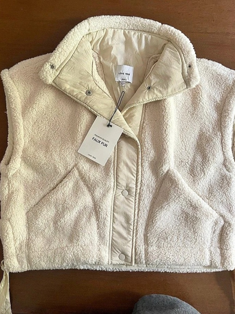 Love Tree Sherpa Vest in Cream Size Small